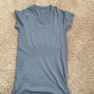 Lululemon swiftly short sleeeve size 6
